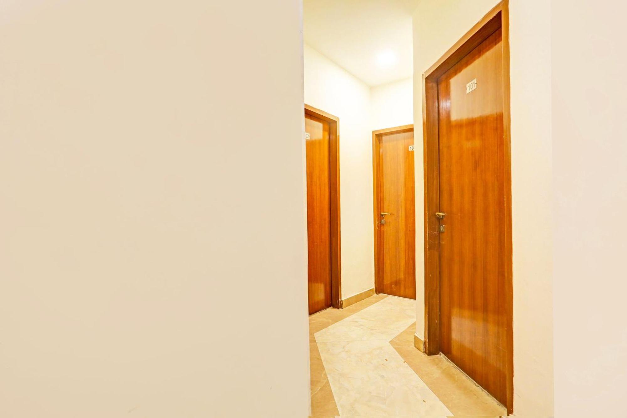 Super Hotel O Sector 45 Formerly Manyavar Chandigarh Exterior photo