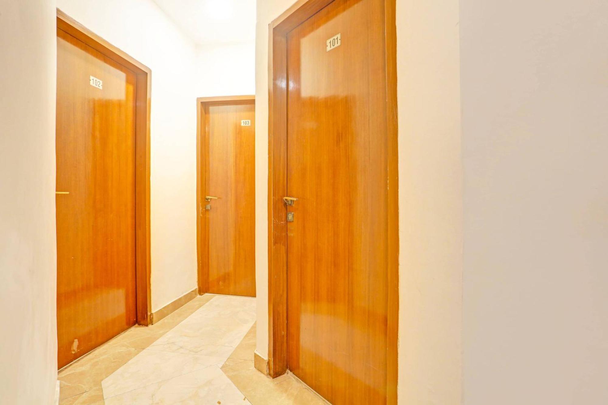 Super Hotel O Sector 45 Formerly Manyavar Chandigarh Exterior photo